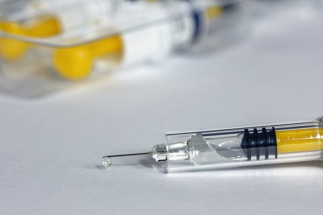 seringue destinée aux vaccins.