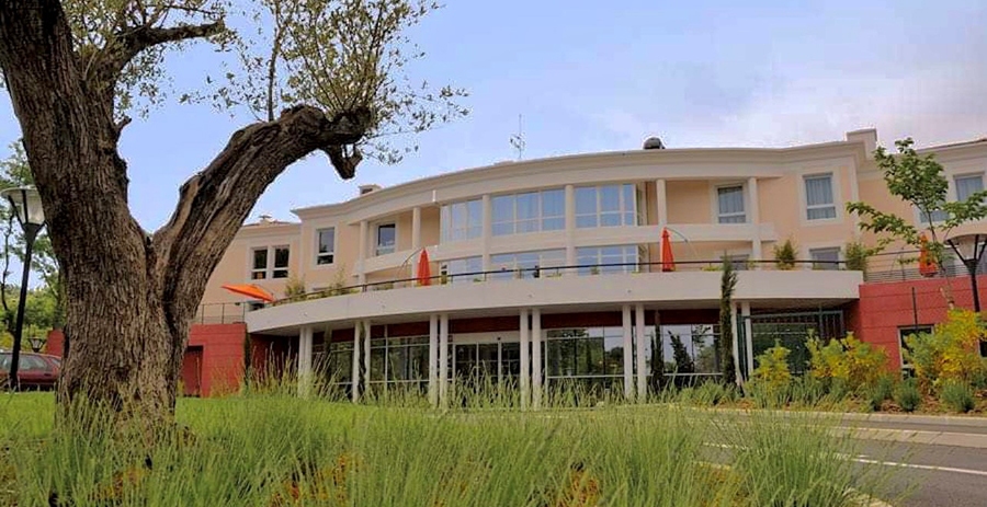 Chambre médicalisée en EHPAD à Antibes.