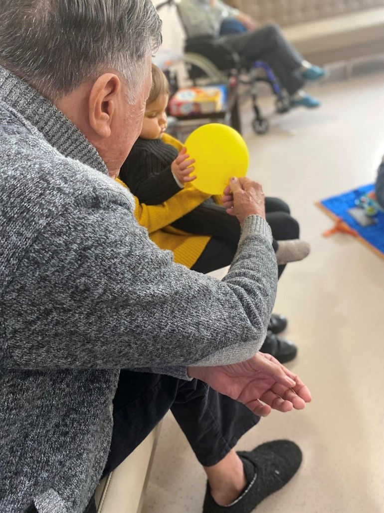 Visite des petits enfants en EHPAD du 06