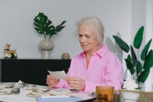 Alzheimer en EHPAD : comment annoncer une bonne nouvelle à un proche âgé ?